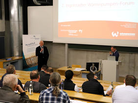 Together with Professor Daniel Navarro Gevers from the Institute for New Energy Systems (InES), THI President Professor Walter Schober welcomed the participants.